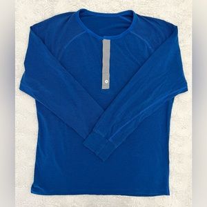 Lululemon Mens Long Sleeve Henley. Blue stripes. Size Medium.